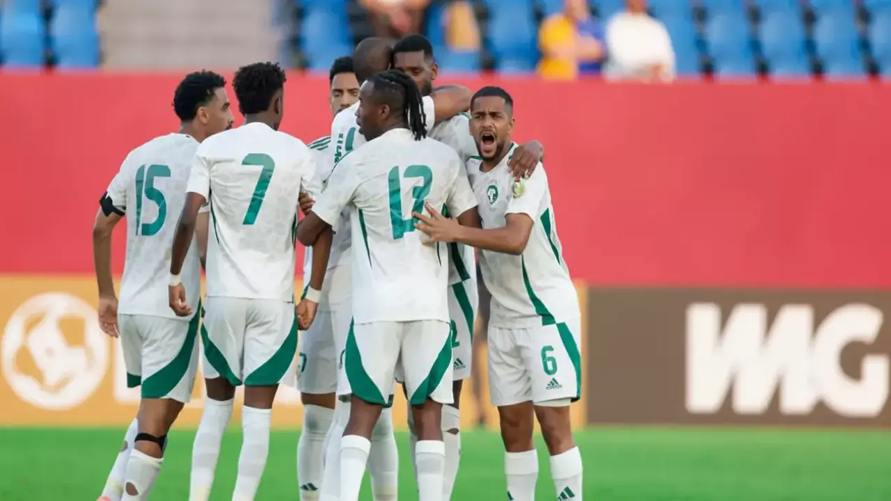 رديف الأخضر يصنع الفارق في 61 ثانية ويقرب السعودية من ذهب الخليج بعد تحطيم الكويت